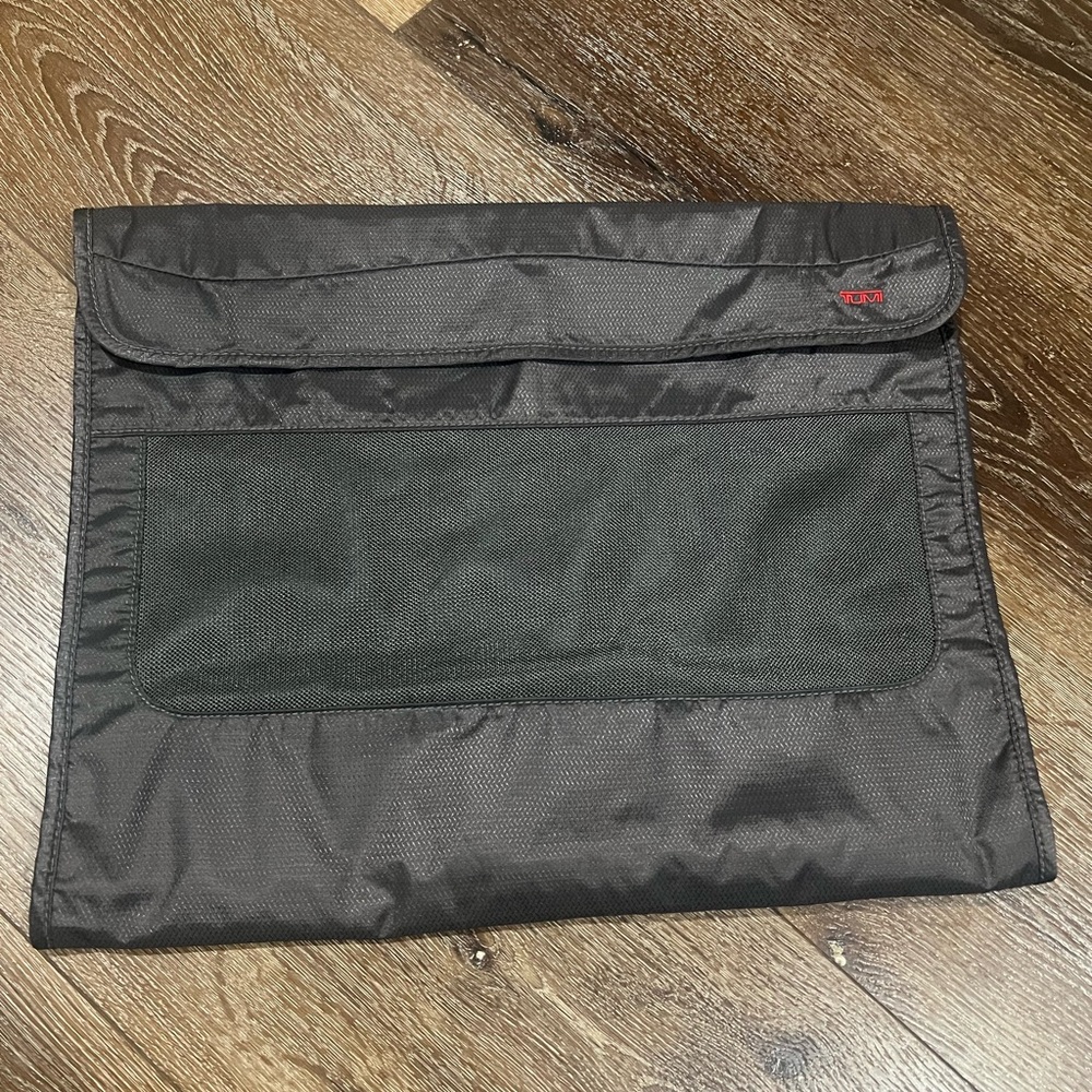 NWT tumi Large Flat fold Folio Pack gray